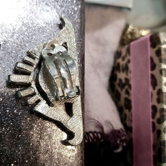 BEAUTIFUL RHINESTONES AND BLEACK STONES CLIP ONS EARRINGS !!! - Picture 2 of 3